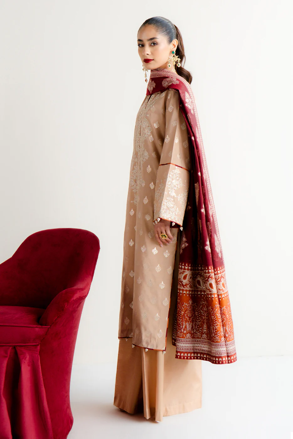 3 PIECE EMBROIDERED JACQUARD SUIT-TAUPE TREASURE (UNSTITCHED) - Image 4