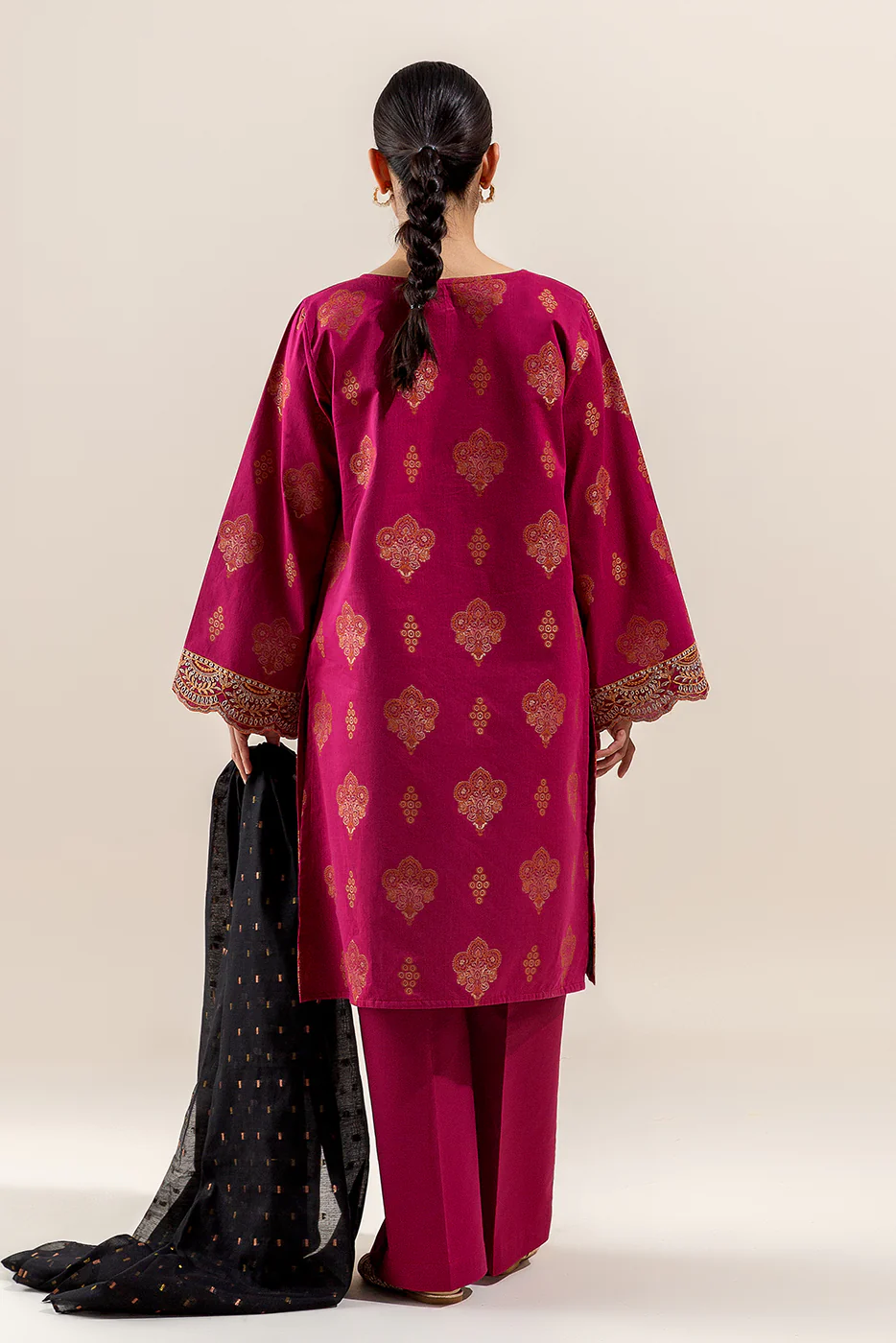 3 PIECE EMBROIDERED JACQUARD SUIT-FUSCHIA GLOOM (UNSTITCHED) - Image 4