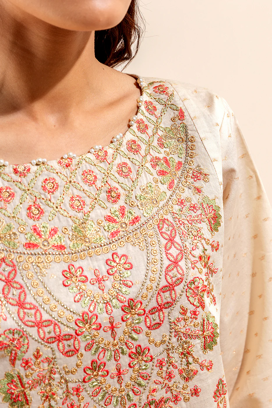 3 PIECE EMBROIDERED JACQUARD SUIT (UNSTITCHED) - Image 4