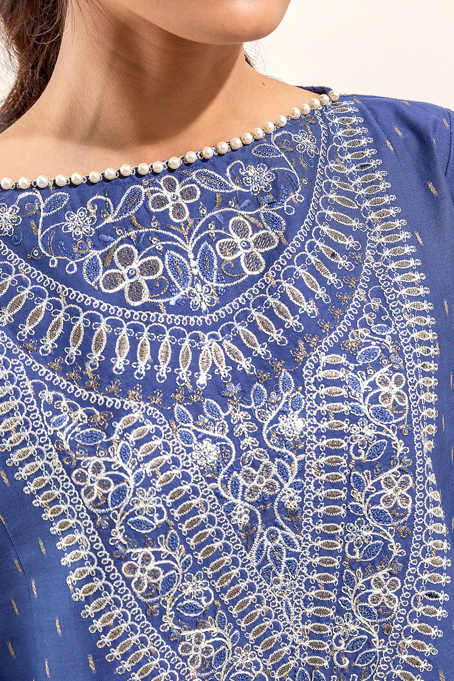 3 PIECE EMBROIDERED JACQUARD SUIT (UNSTITCHED) - Image 6