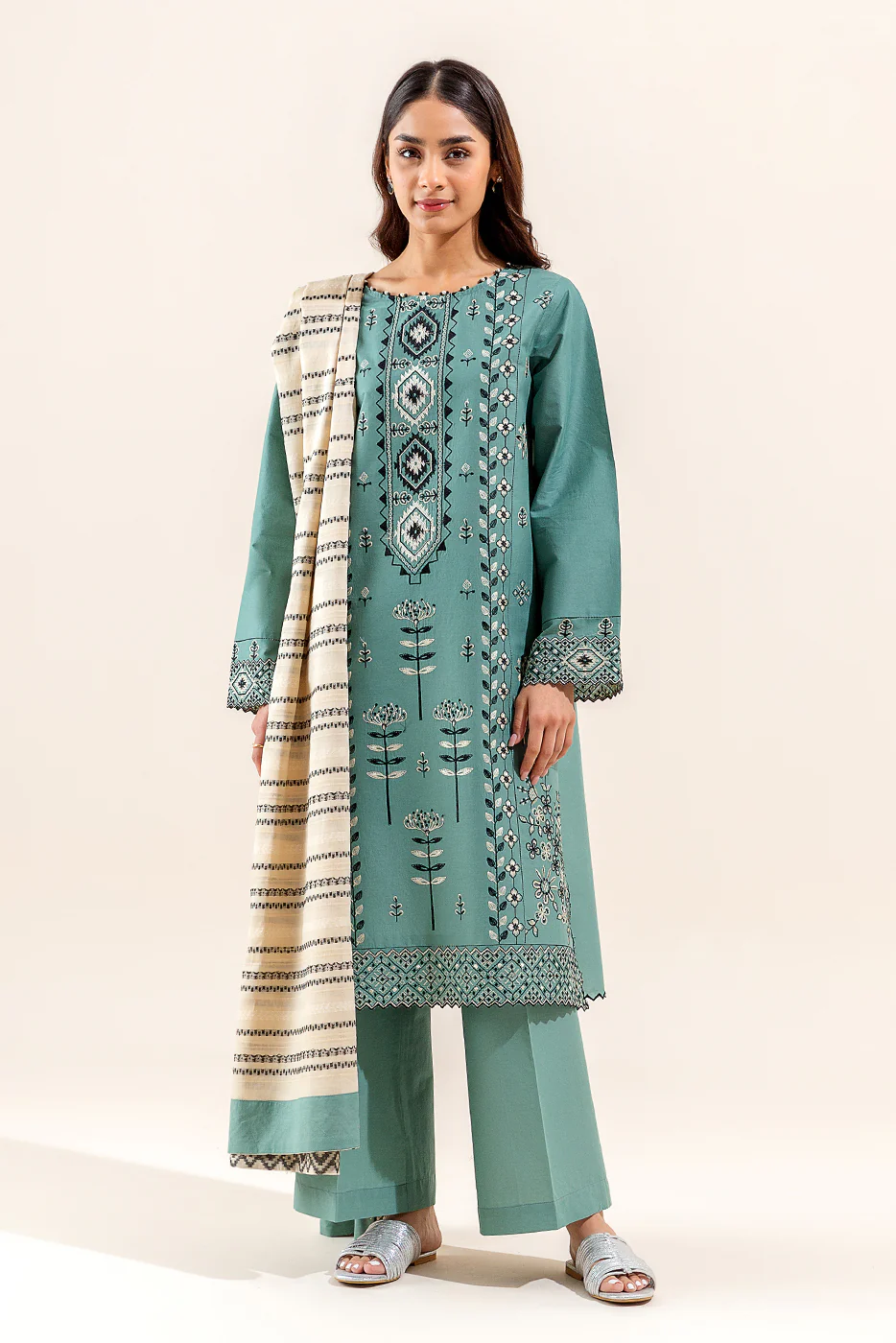 3 PIECE EMBROIDERED LAWN SUIT (UNSTITCHED) - Image 2