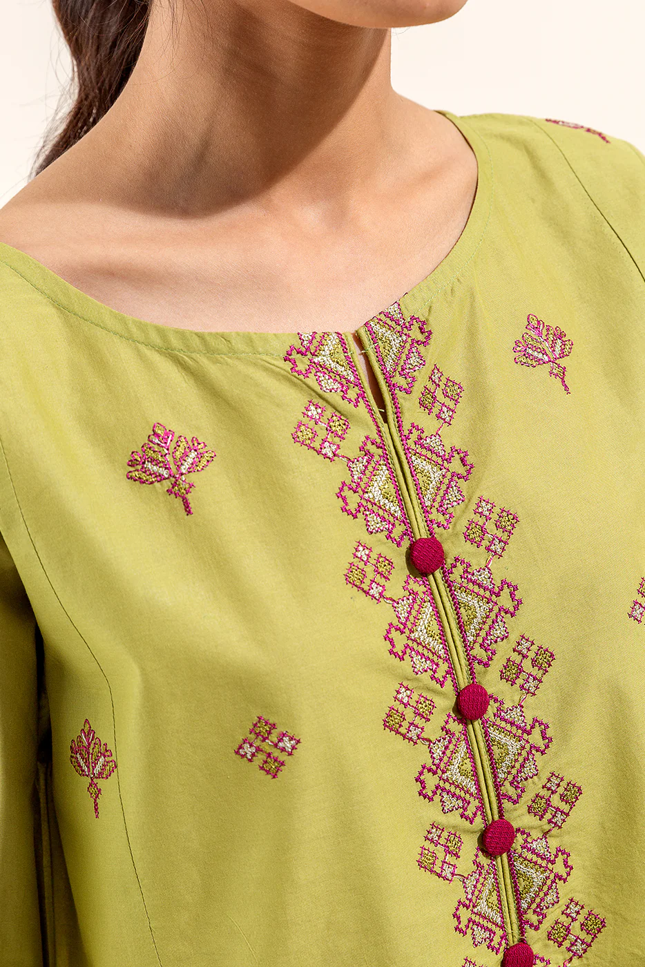 3 PIECE EMBROIDERED LAWN SUIT (UNSTITCHED) - Image 4