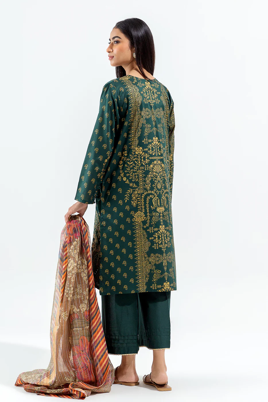 3 PIECE EMBROIDERED LAWN SUIT (LUXURY PRET) - Image 4