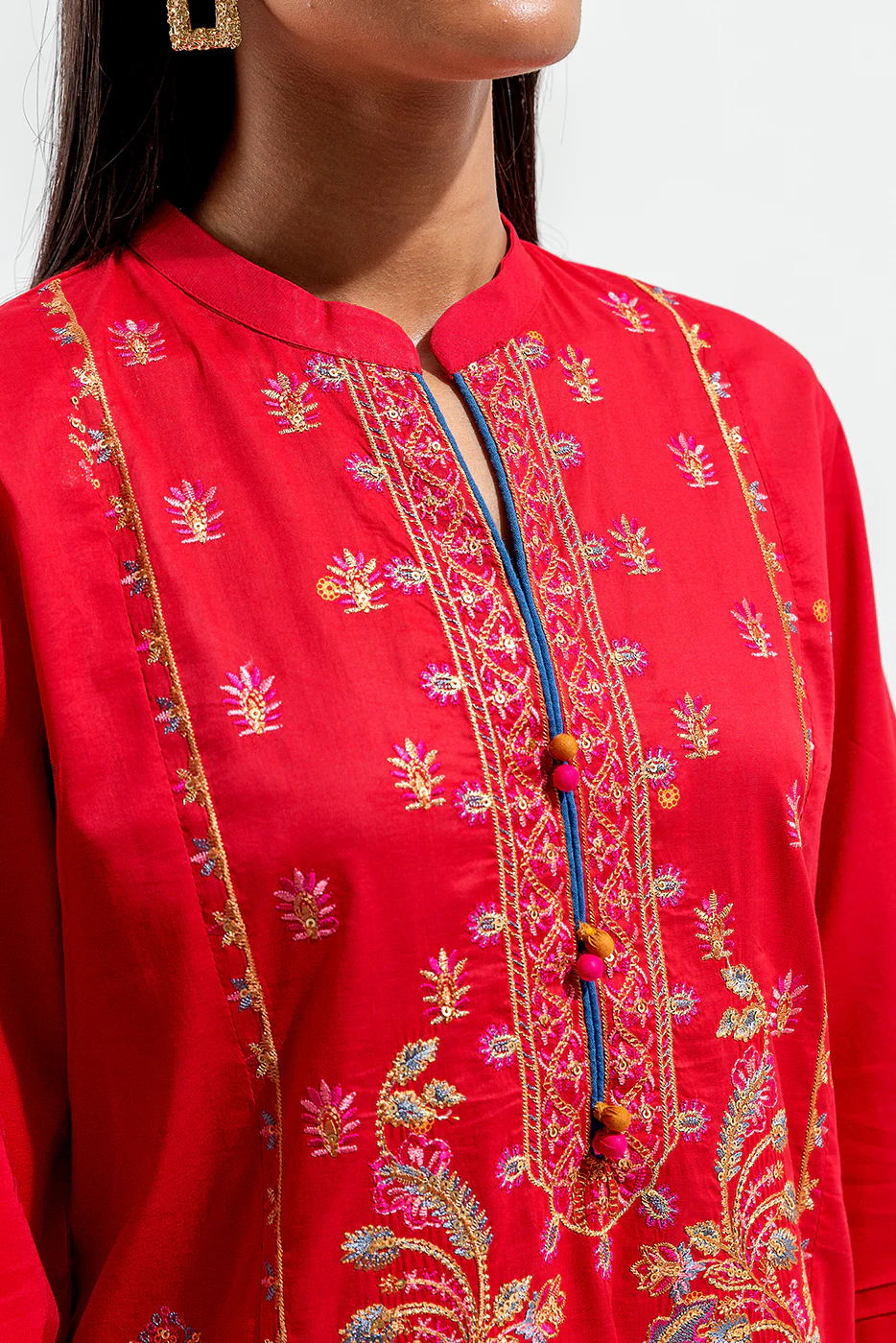 2 PIECE EMBROIDERED LAWN  SUIT (LUXURY PRET) - Image 3