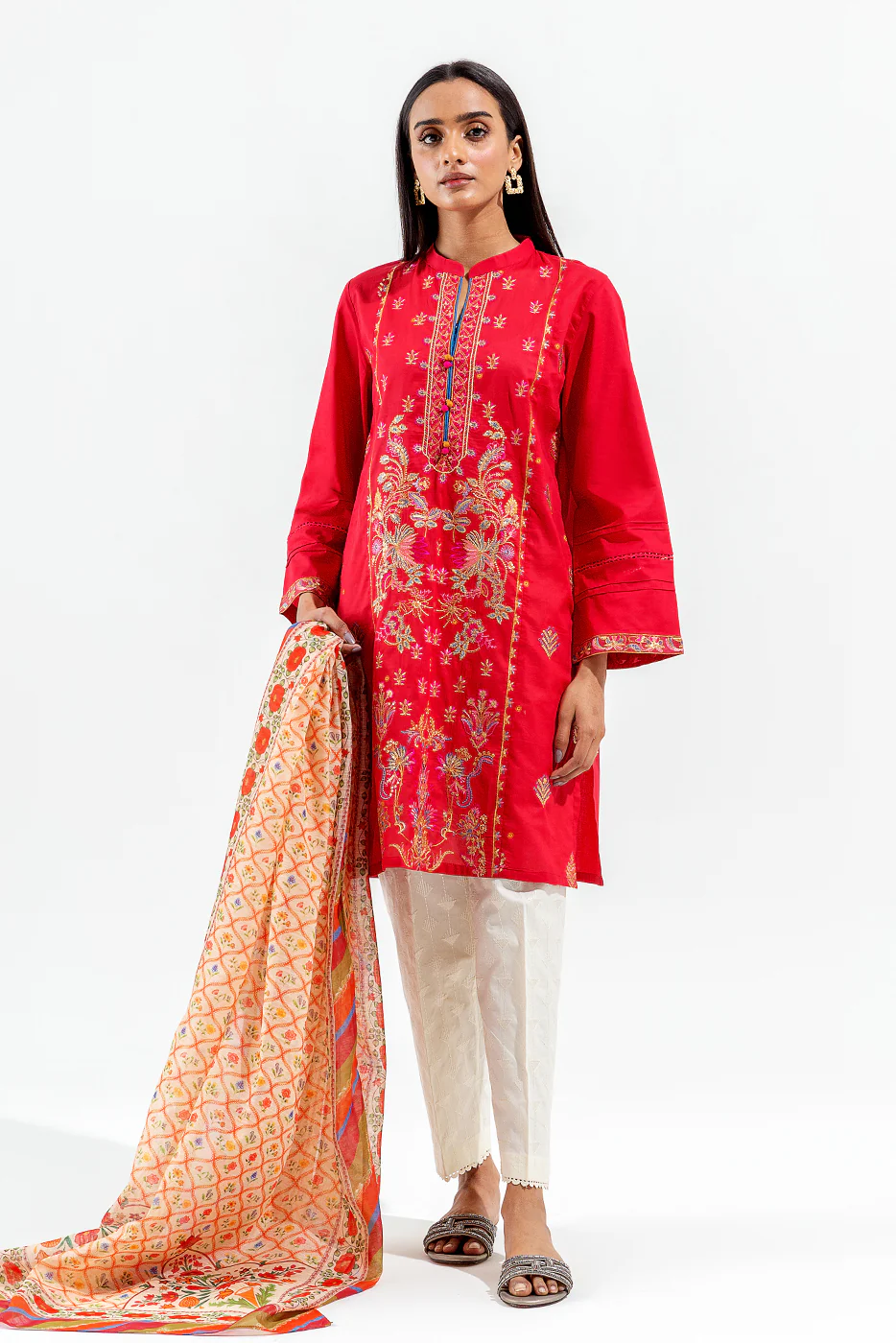 2 PIECE EMBROIDERED LAWN  SUIT (LUXURY PRET) - Image 5