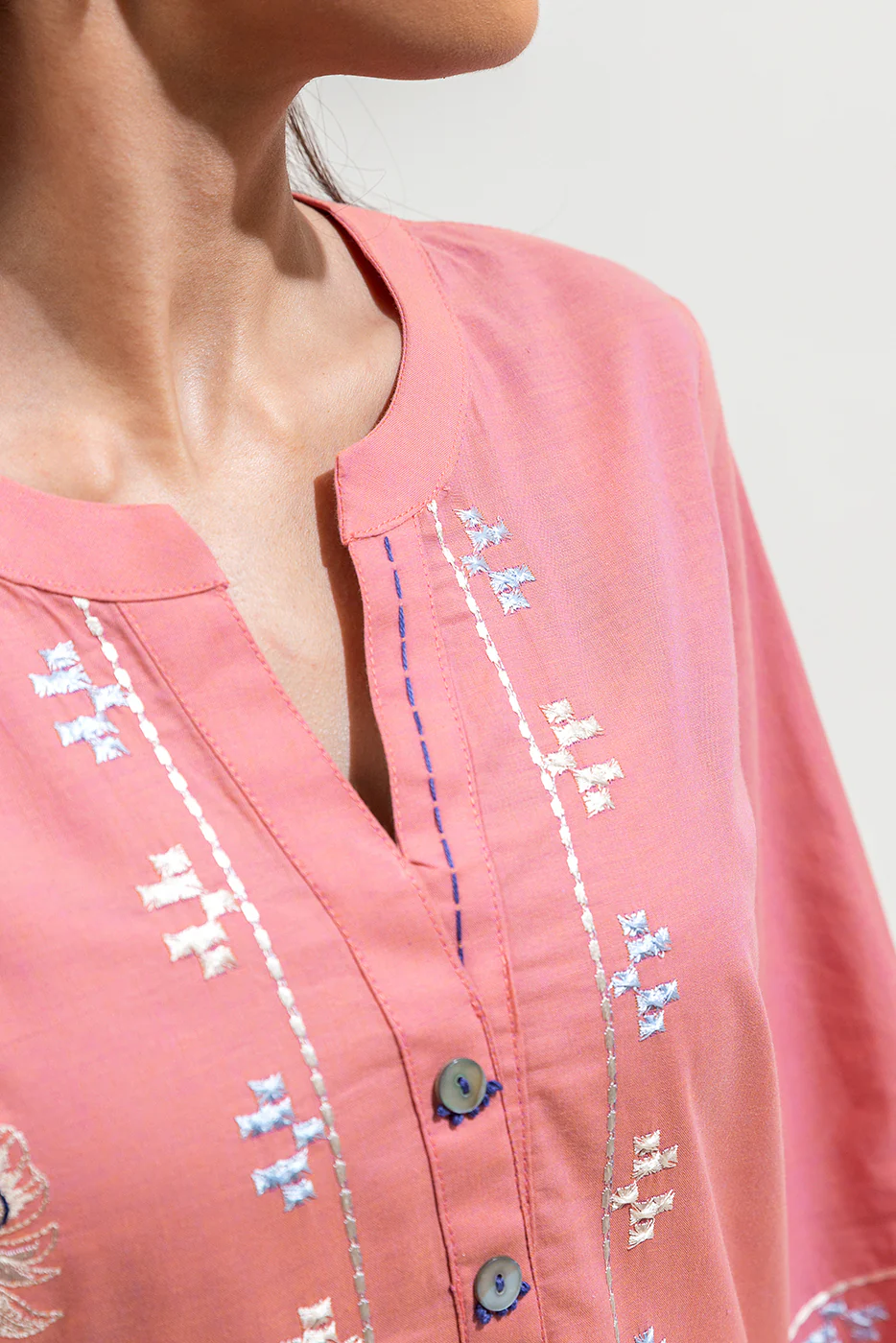 EMBROIDERED CHAMBRAY SHIRT (PRET) - Image 4