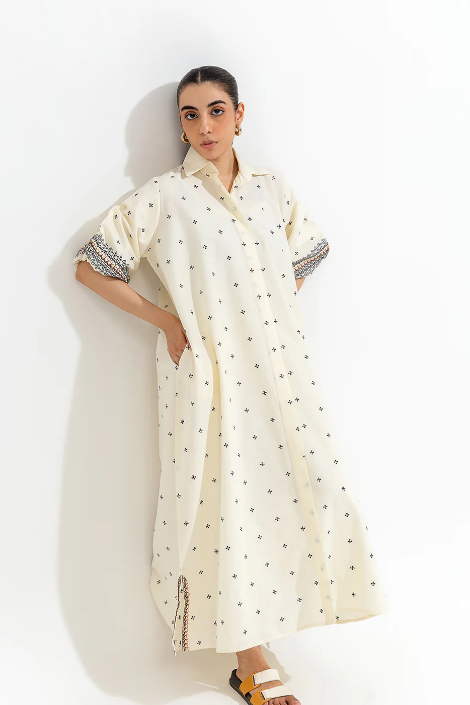 EMBROIDERED BUTTON-THROUGH A LIGN DRESS - Image 2