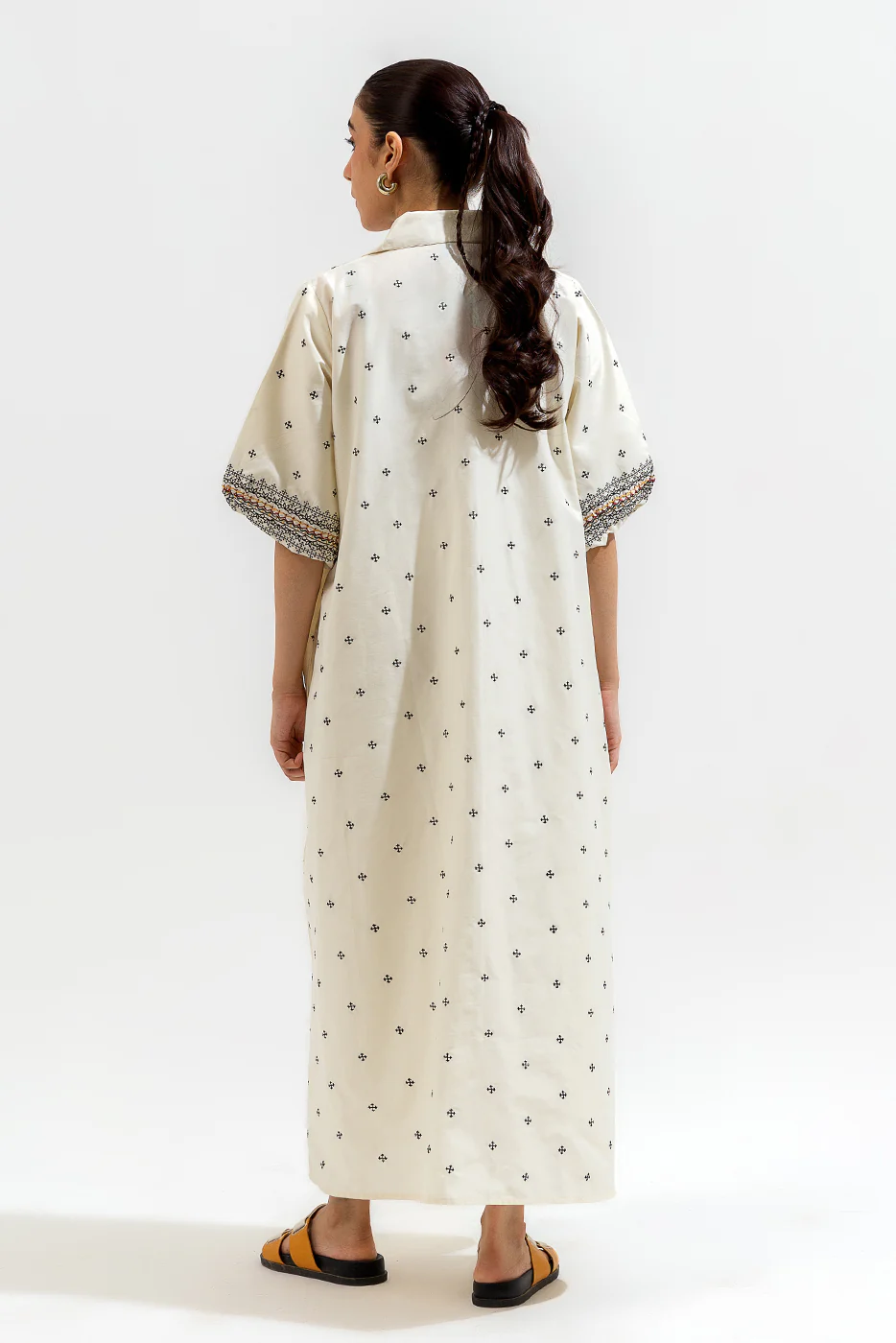 EMBROIDERED BUTTON-THROUGH A LIGN DRESS - Image 4