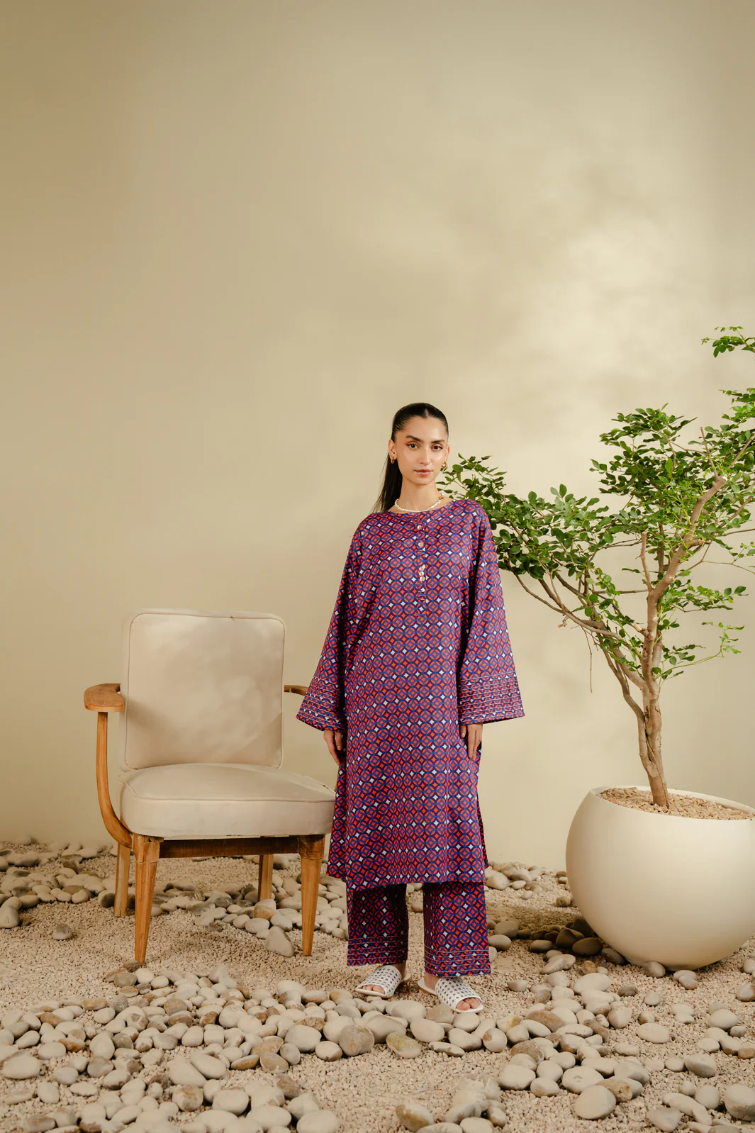 2 PIECE PRINTED PREMIUM LAWN SUIT (PRET) - Image 2