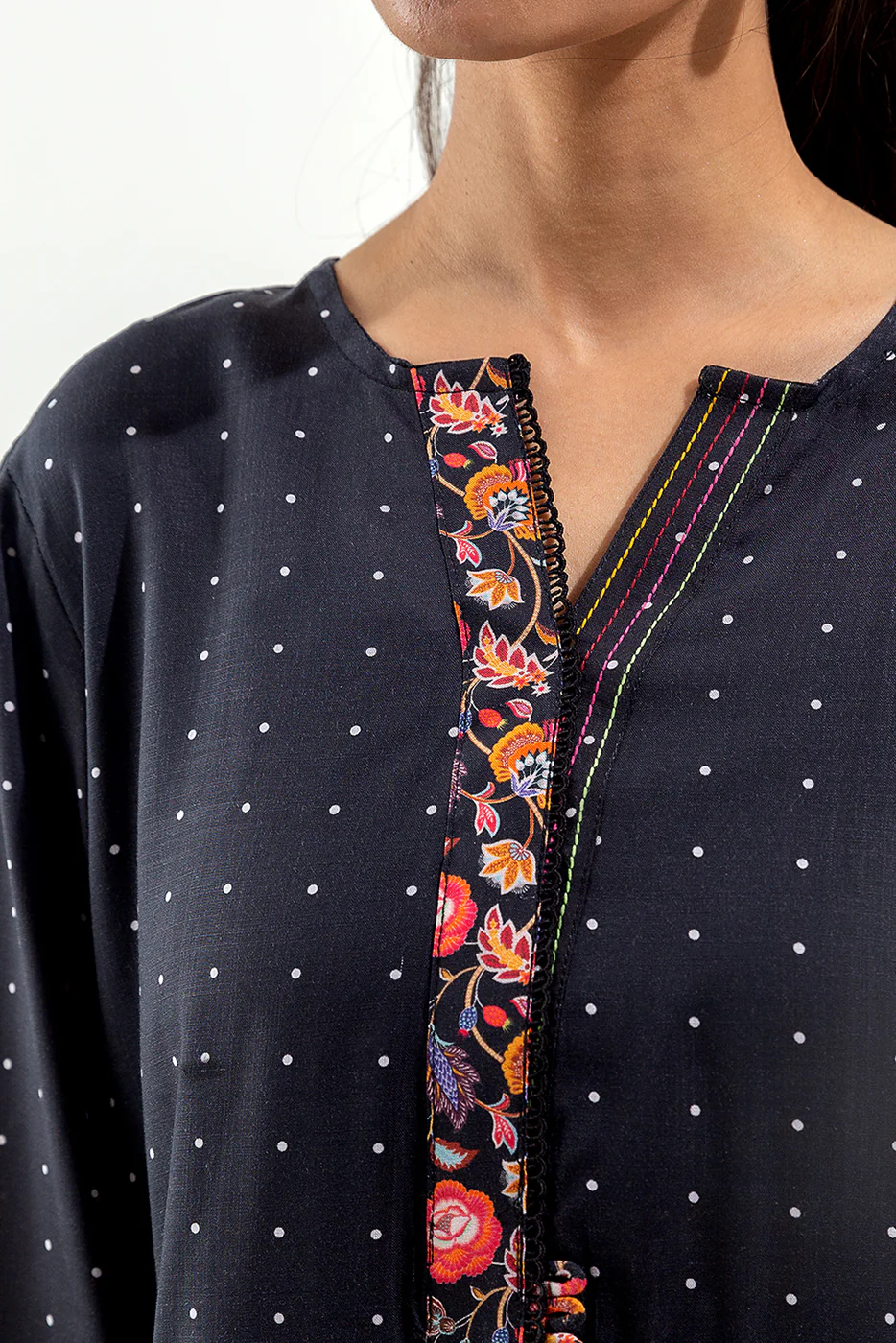 2 PIECE PRINTED LAWN SUIT (PRET) - Image 4