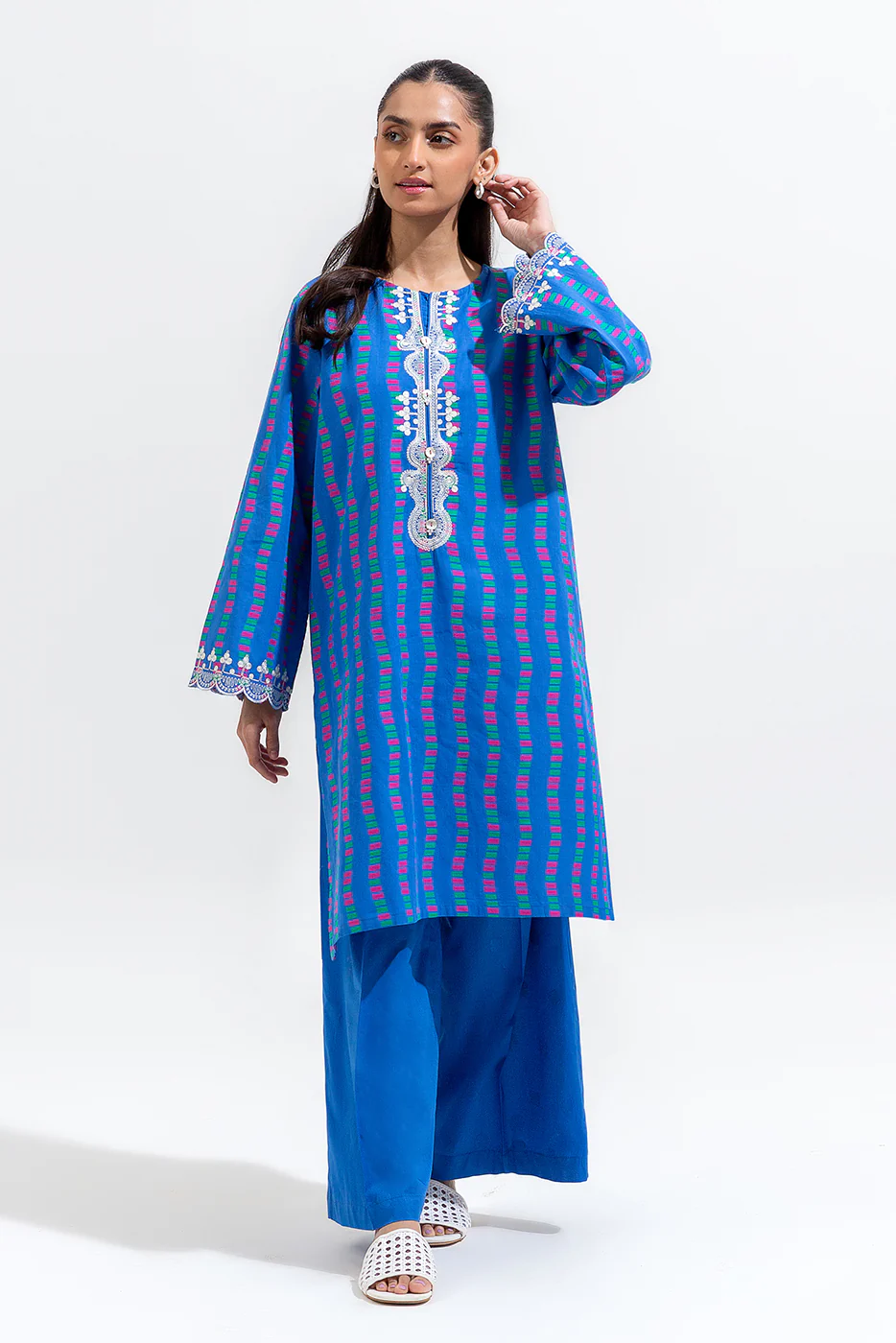 2 PIECE EMBROIDERED JACQUARD SUIT (PRET) - Image 2