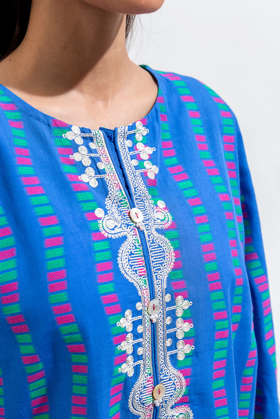 2 PIECE EMBROIDERED JACQUARD SUIT (PRET) - Image 4