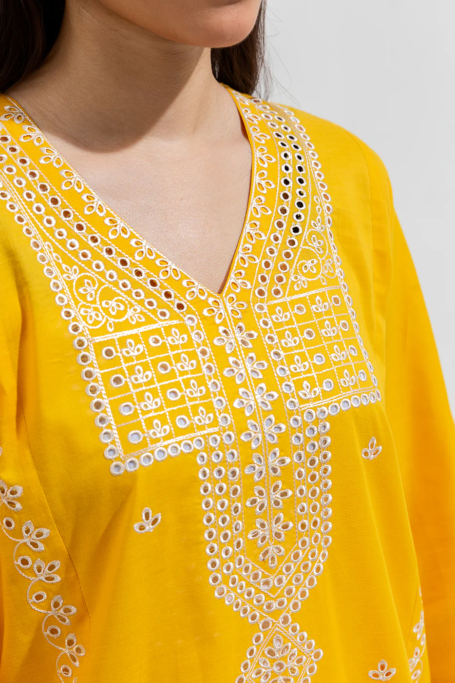 2 PIECE EMBROIDERED LAWN SUIT (PRET) - Image 4