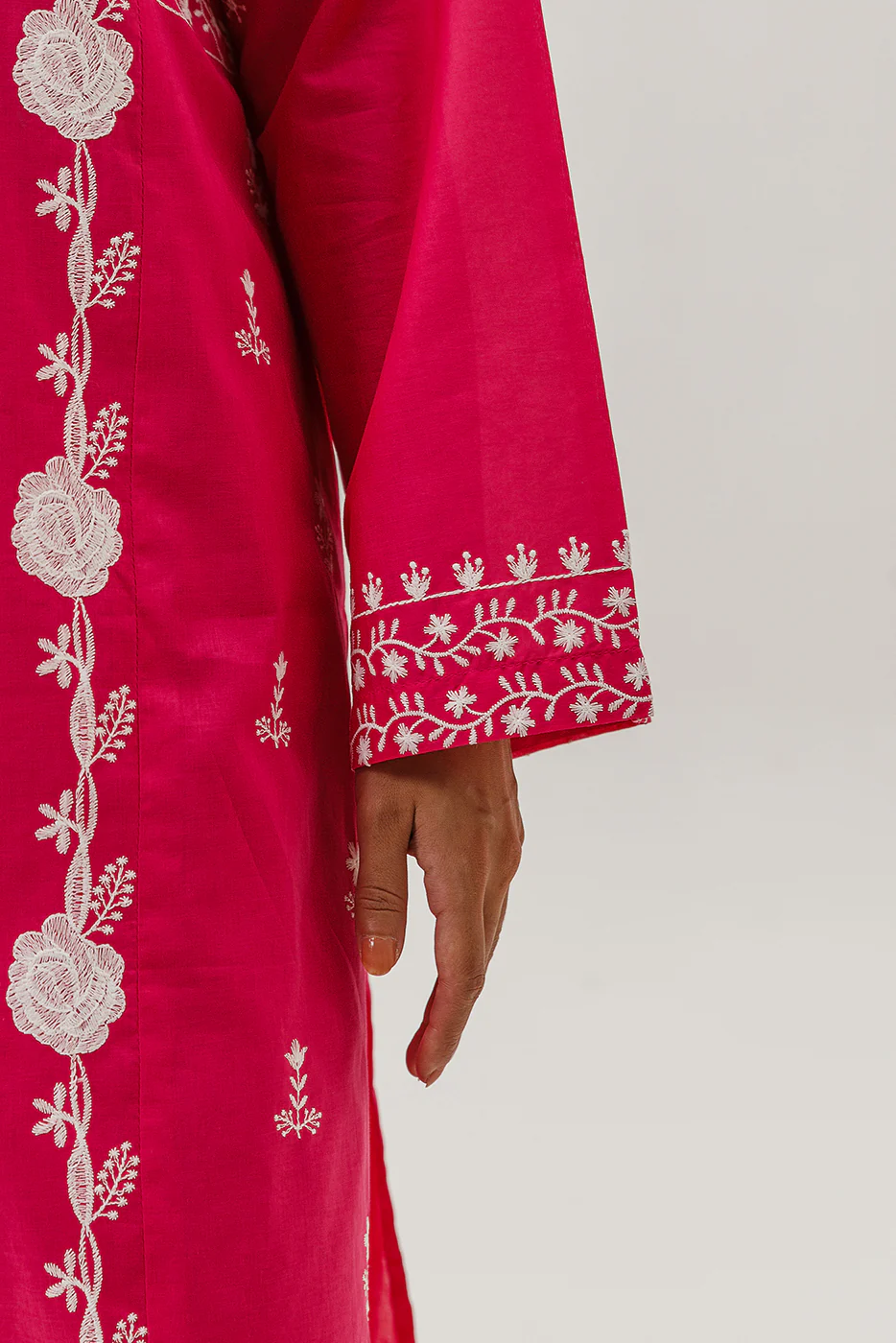 2 PIECE EMBROIDERED LAWN SUIT (PRET) - Image 5