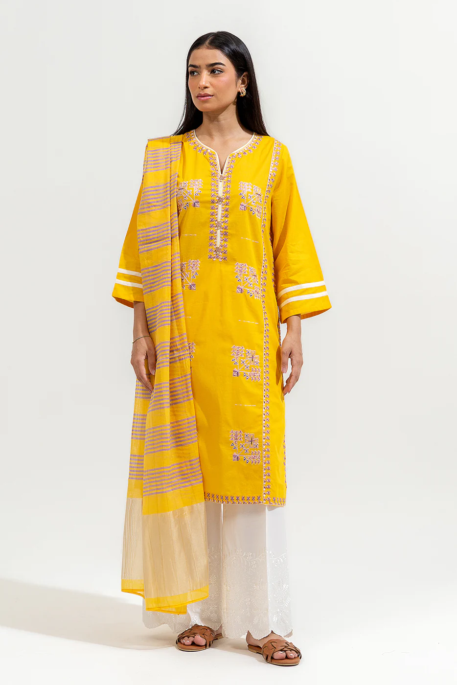 2 PIECE EMBROIDERED LAWN SUIT (PRET) - Image 2