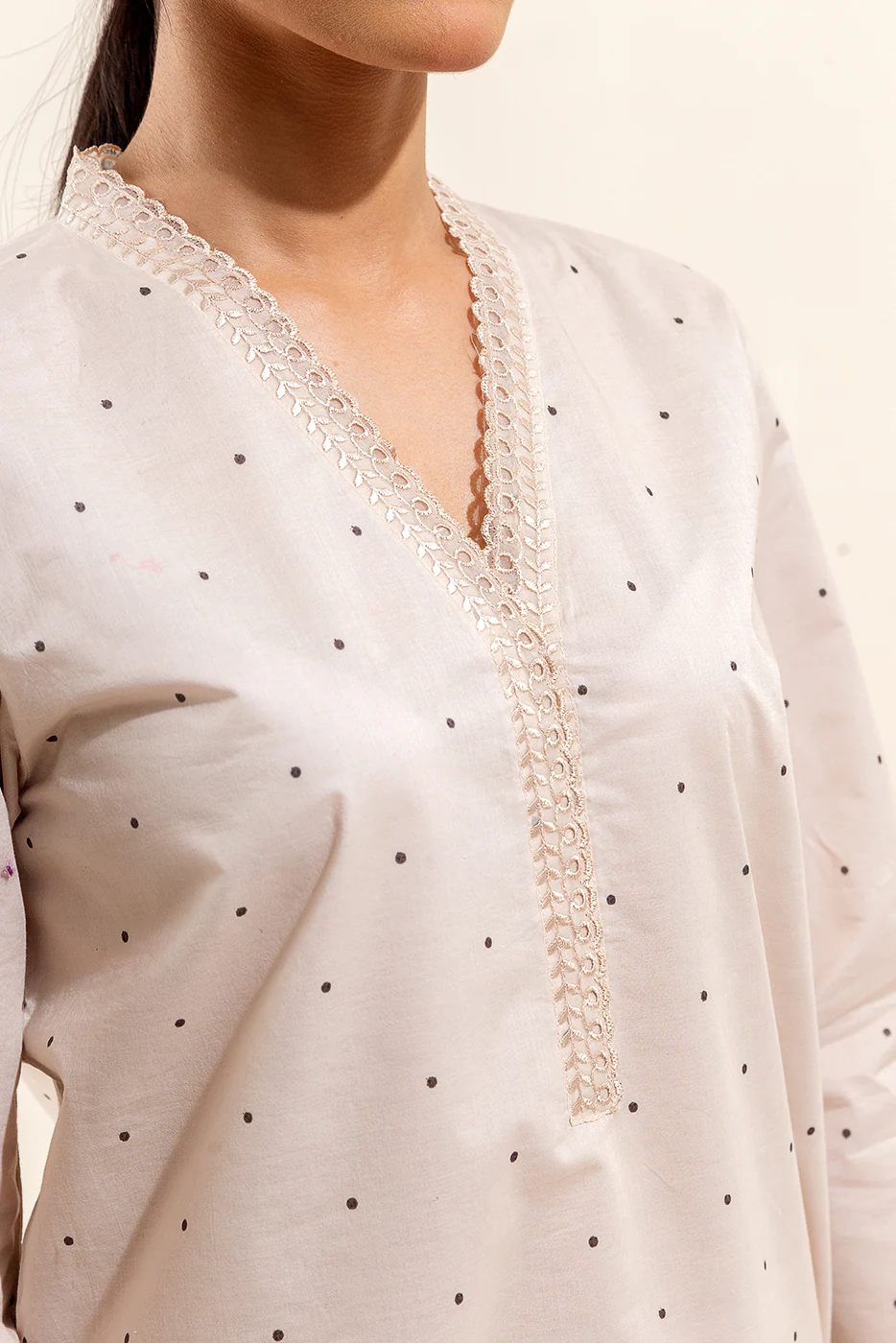 2 PIECE EMBROIDERED LAWN SUIT-MOCHA FROST (UNSTITCHED) - Image 5