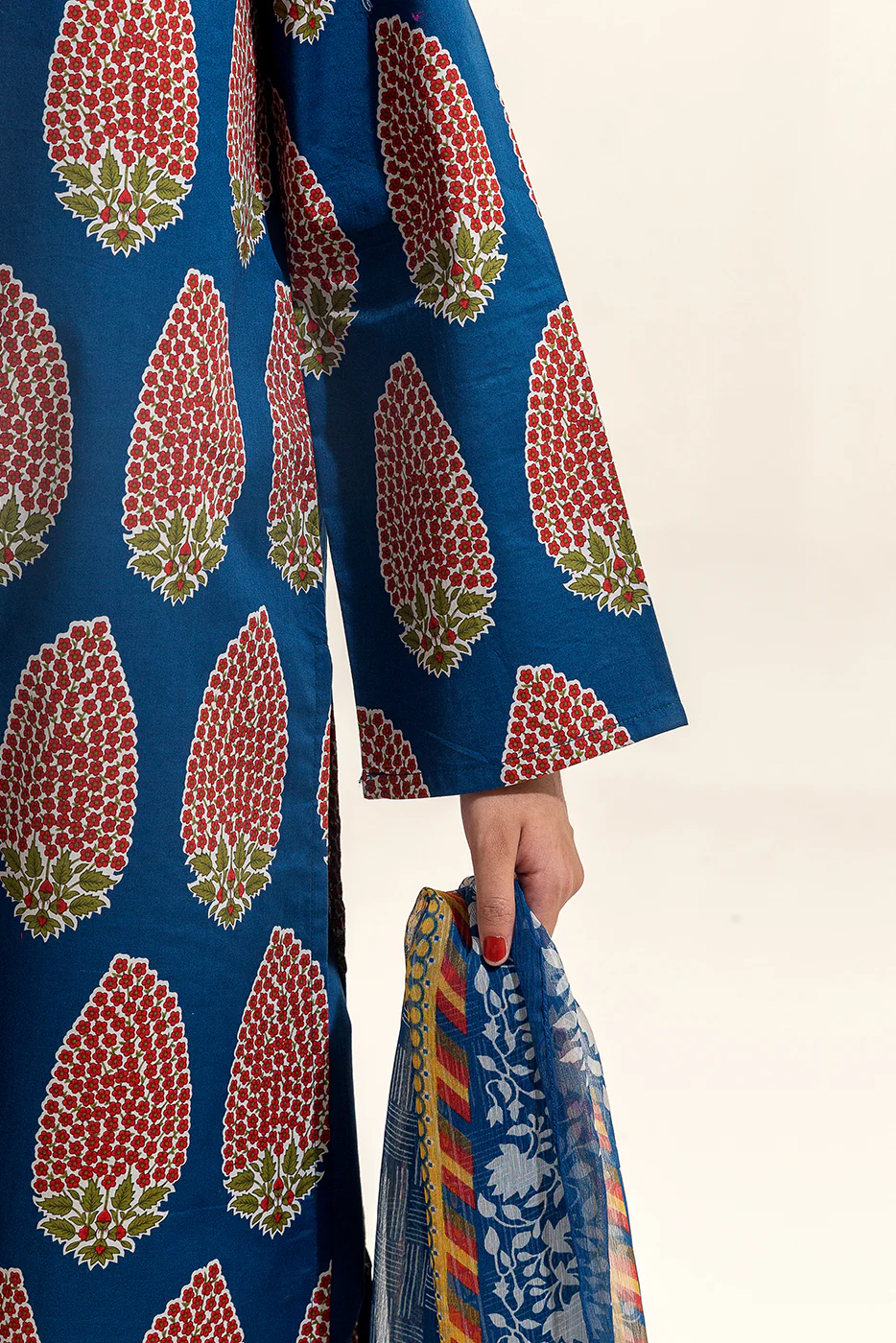 2 PIECE PRINTED LAWN SUIT-MIDNIGHT FERN (UNSTITCHED) - Image 6