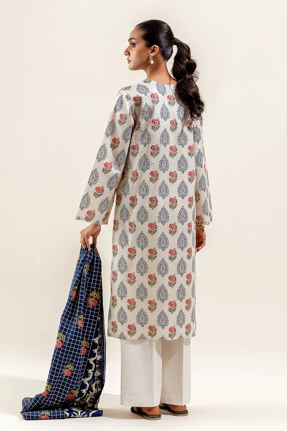 2 PIECE PRINTED SUIT-PALE BLISS (UNSTITCHED) - Image 5