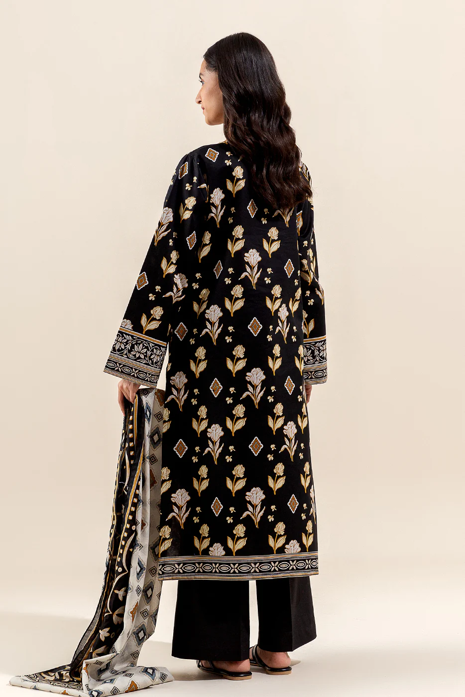 2 PIECE PRINTED LAWN SUIT-RAVEN AURA (UNSTITCHED) - Image 4