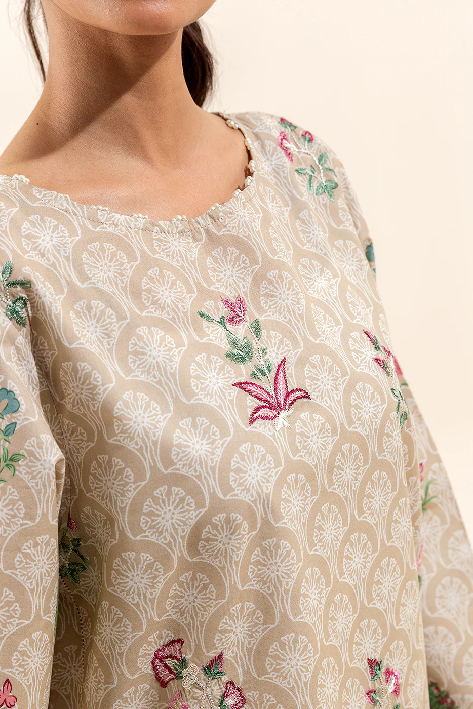 3 PIECE EMBROIDERED LAWN SUIT-CREWEL BEIGE (UNSTITCHED) - Image 5