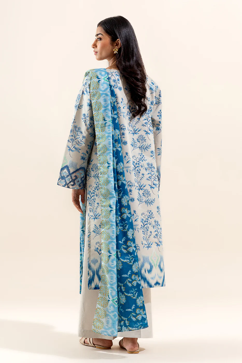 3 PIECE EMBROIDERED LAWN SUIT-BLUE FROST (UNSTITCHED) - Image 4