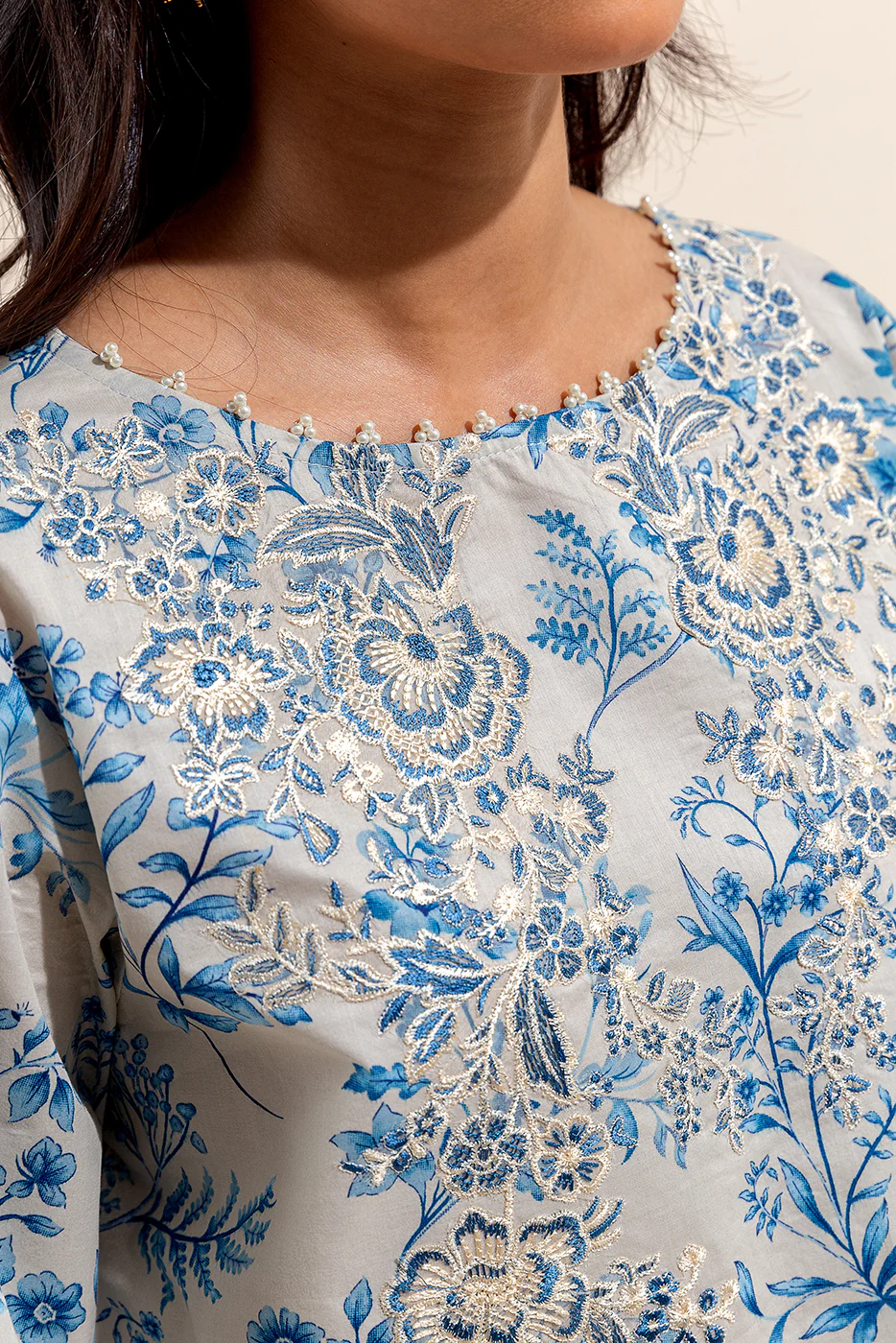 3 PIECE EMBROIDERED LAWN SUIT-BLUE FROST (UNSTITCHED) - Image 5