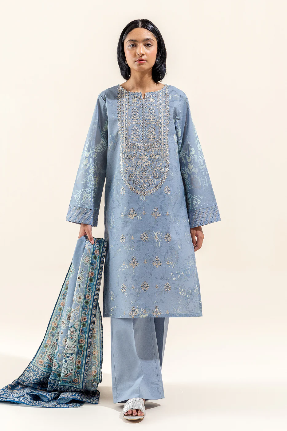 3 PIECE EMBROIDERED LAWN SUIT-PEARL GREY (UNSTITCHED) - Image 3