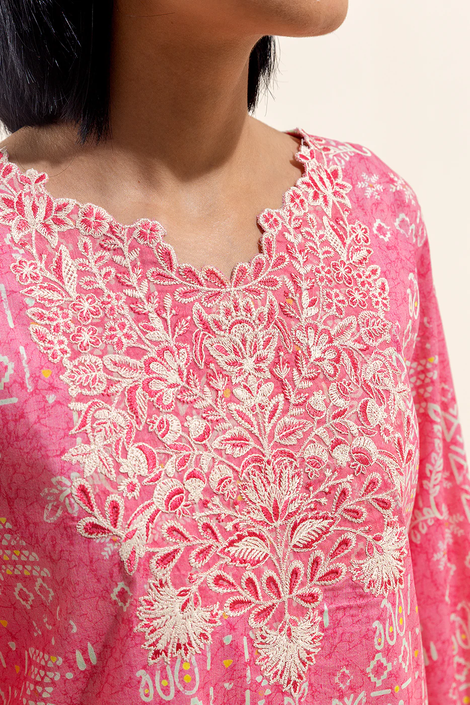 3 PIECE EMBROIDERED LAWN SUIT-ROUGE GLEAM (UNSTITCHED) - Image 5