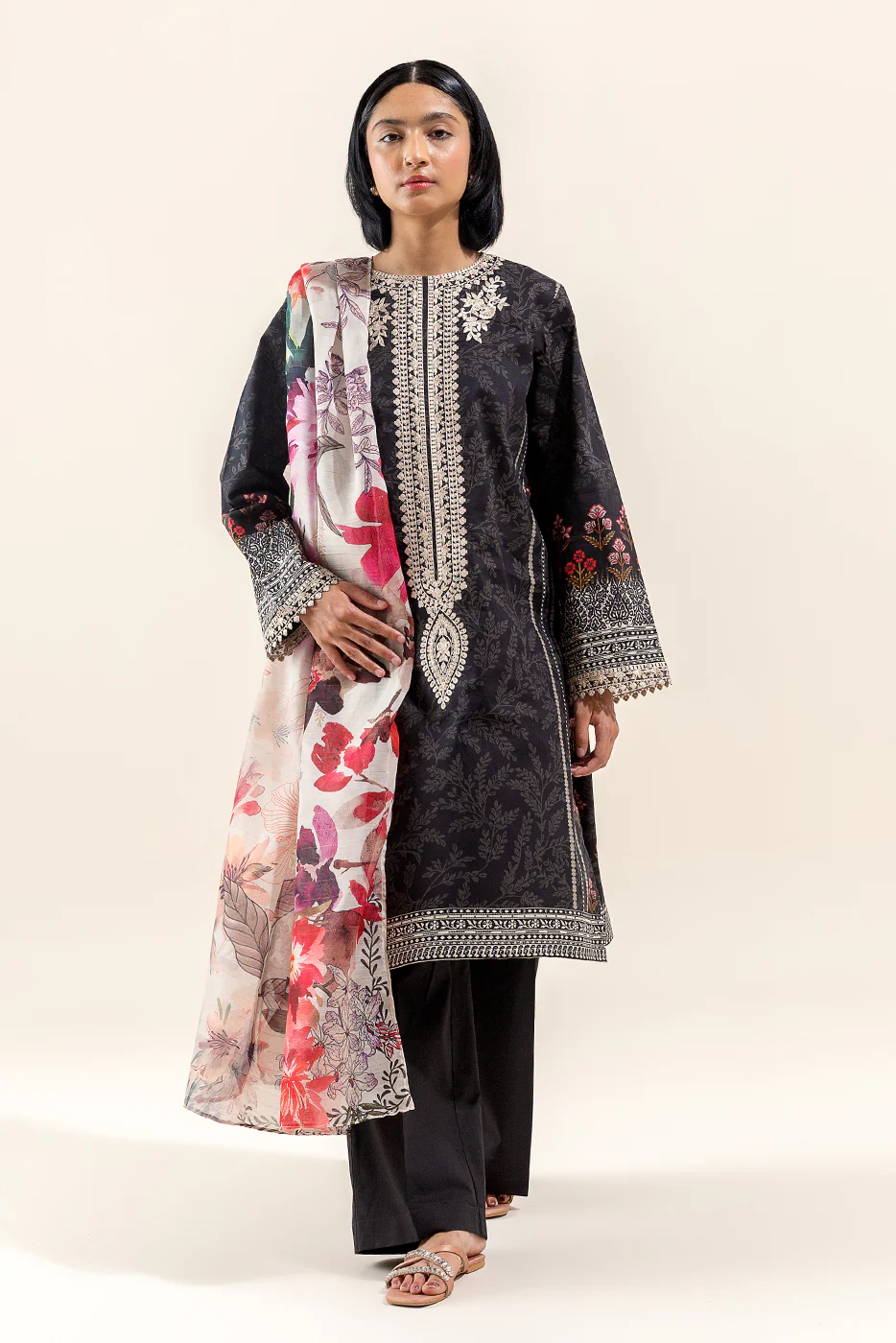 3 PIECE EMBROIDERED LAWN SUIT-ANCHOR CRAFT (UNSTITCHED) - Image 2