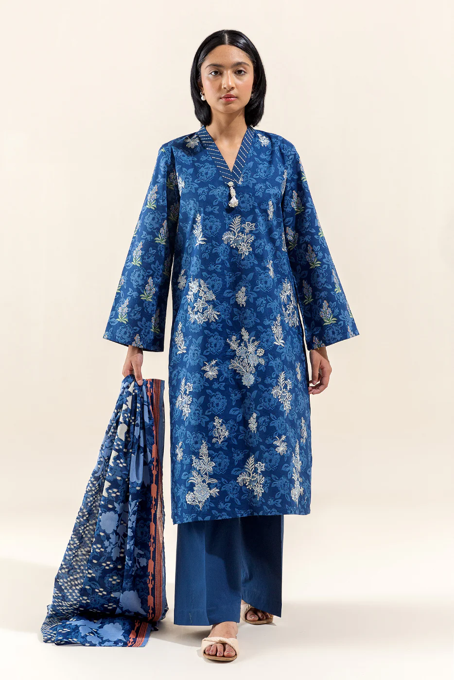 3 PIECE EMBROIDERED LAWN SUIT-TWILLIGHT BLOOM (UNSTITCHED) - Image 3