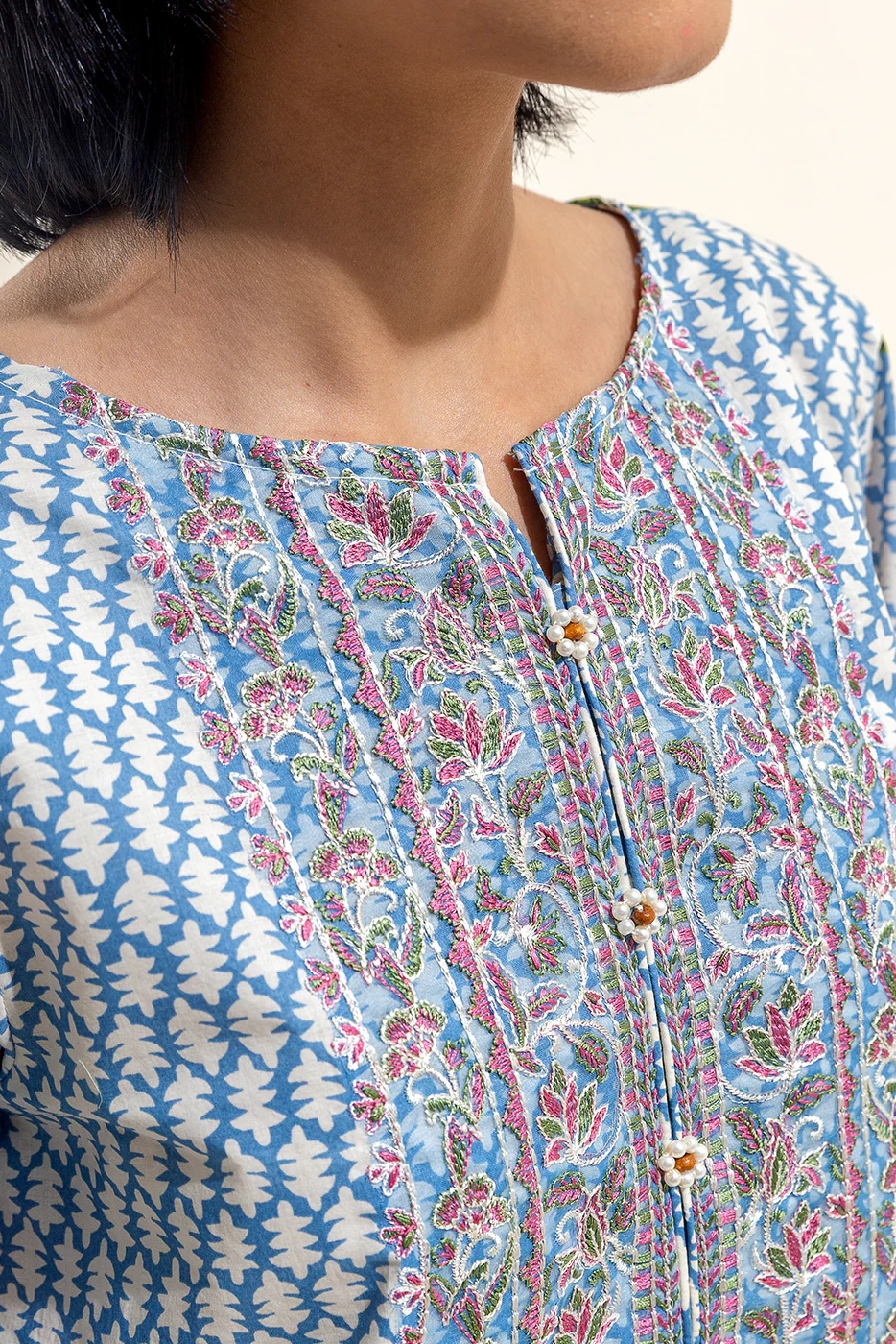3 PIECE EMBROIDERED LAWN SUIT-EAST VERVE (UNSTITCHED) - Image 5