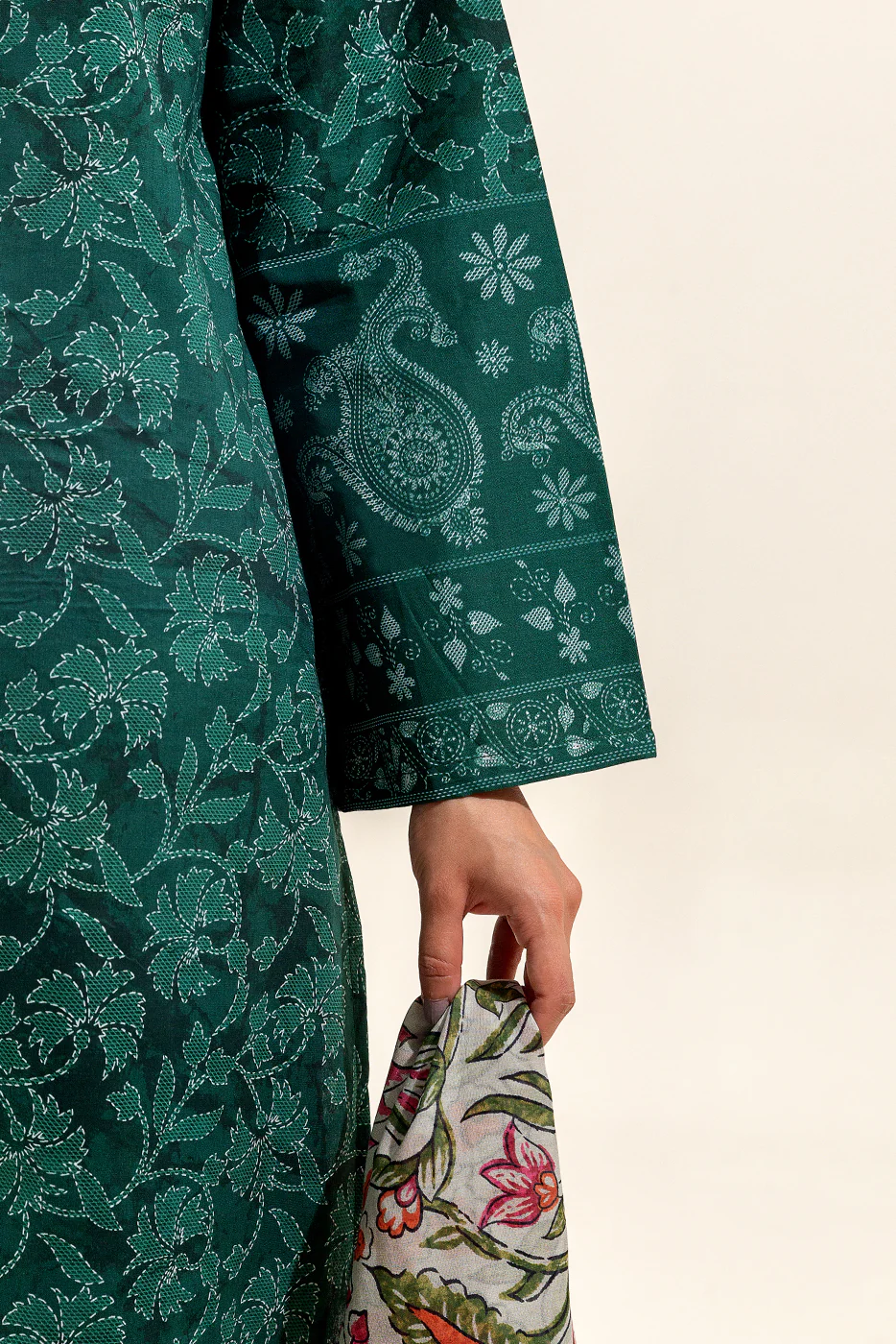 3 PIECE PRINTED LAWN SUIT-OPULENT GREEN (UNSTITCHED) - Image 6