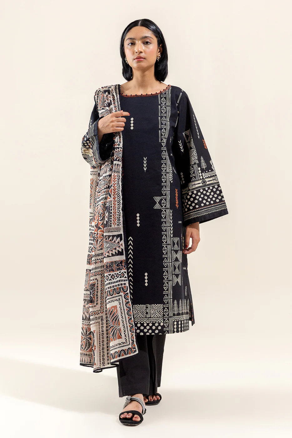 3 PIECE PRINTED LAWN SUIT-RAVEN GILD (UNSTITCHED) - Image 2