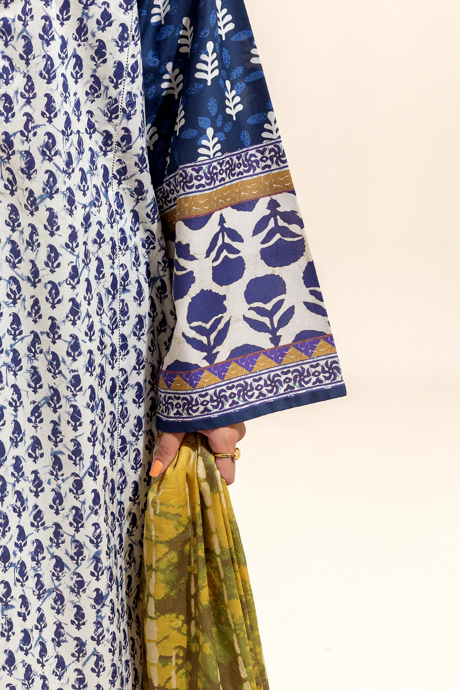 3 PIECE PRINTED LAWN SUIT-BERRY BLOCK (UNSTITCHED) - Image 6