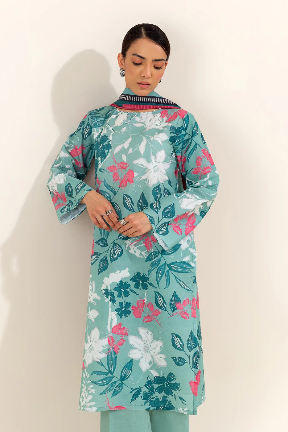 3 PIECE PRINTED LAWN SUIT-TENDER LEAF (UNSTITCHED) - Image 2