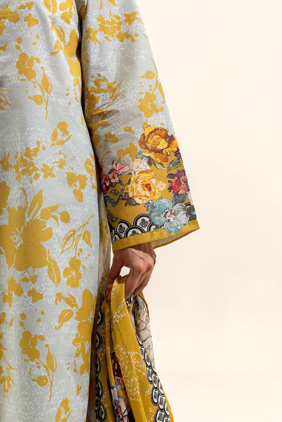 3 PIECE PRINTED LAWN SUIT-CANARY BLOOM (UNSTITCHED) - Image 6
