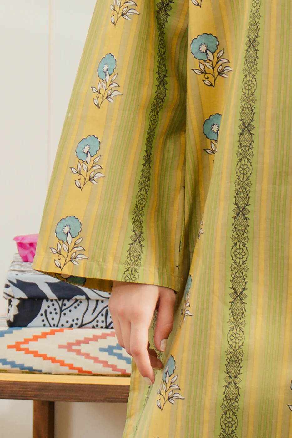 3 PIECE PRINTED LAWN SUIT-OLIVE HAZE (UNSTITCHED) - Image 4