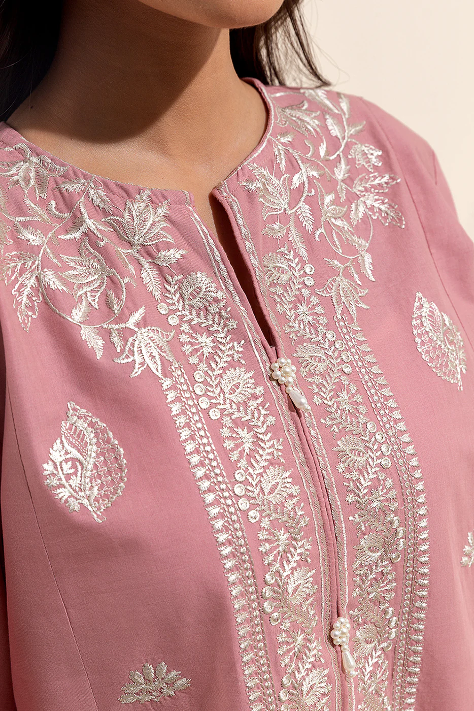 3 PIECE EMBROIDERED LAWN SUIT-CREPE PEARL (UNSTITCHED) - Image 5