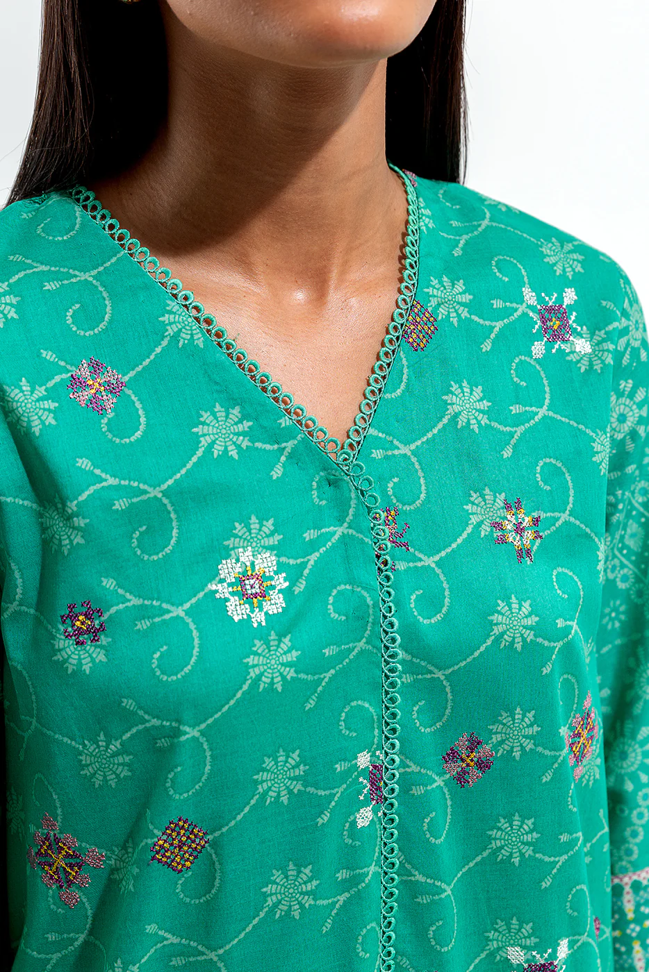 2 PIECE EMBROIDERED LAWN  SUIT (PRET) - Image 3