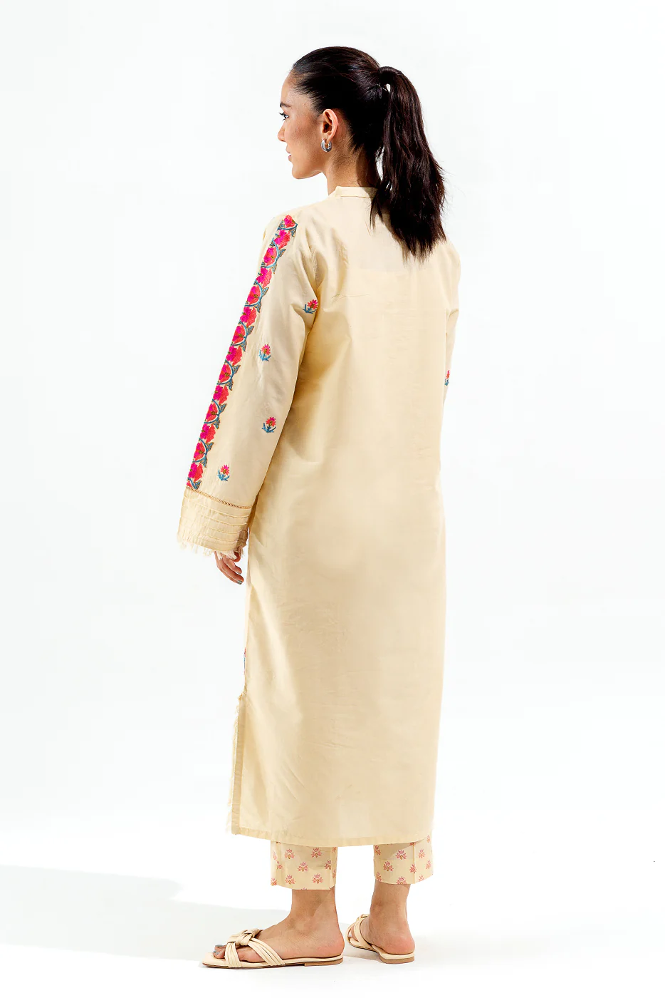 2 PIECE EMBROIDERED LAWN  SUIT (PRET) - Image 3