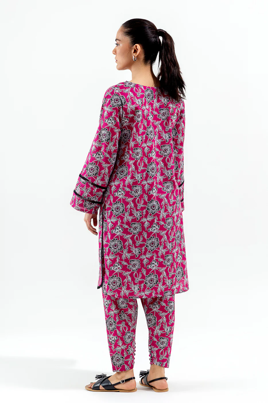 2 PIECE PRINTED LAWN SUIT (PRET) - Image 3