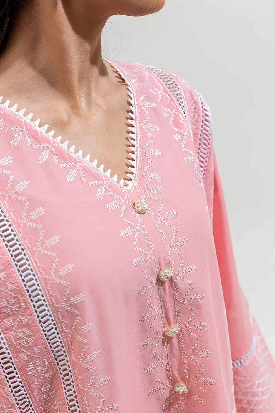 2 PIECE EMBROIDERED LAWN SUIT (PRET) - Image 4