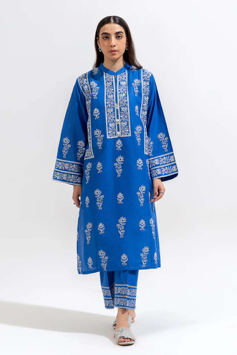 2 PIECE EMBROIDERED LAWN SUIT (PRET) - Image 2