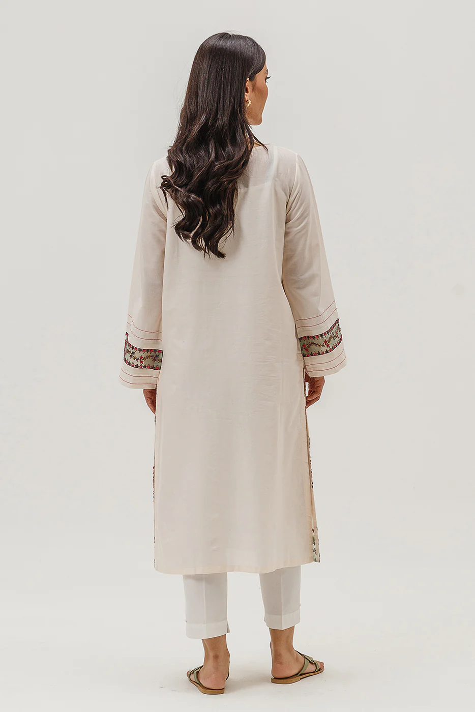EMBROIDERED LAWN SHIRT (PRET) - Image 3