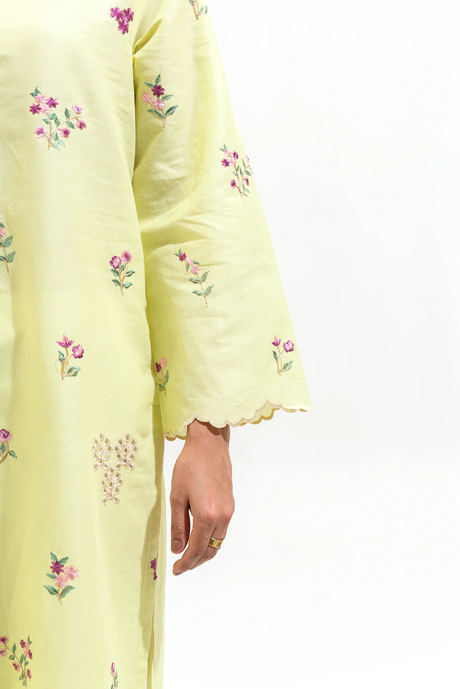 EMBROIDERED LAWN SHIRT (PRET) - Image 5