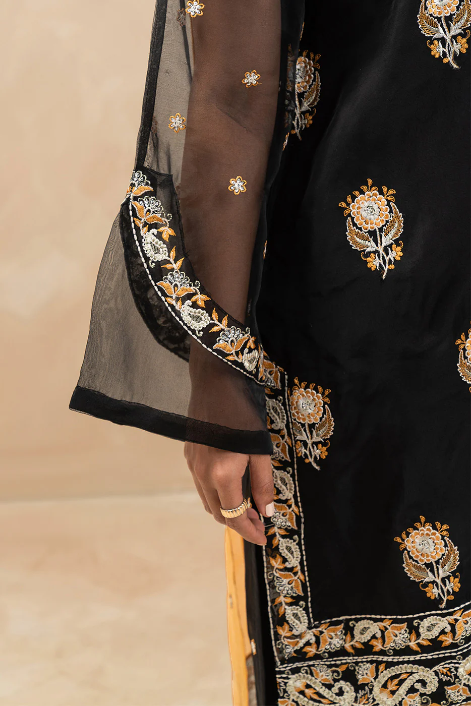 3 PIECE EMBROIDERED ORGANZA SUIT (LUXURY-PRET) - Image 9
