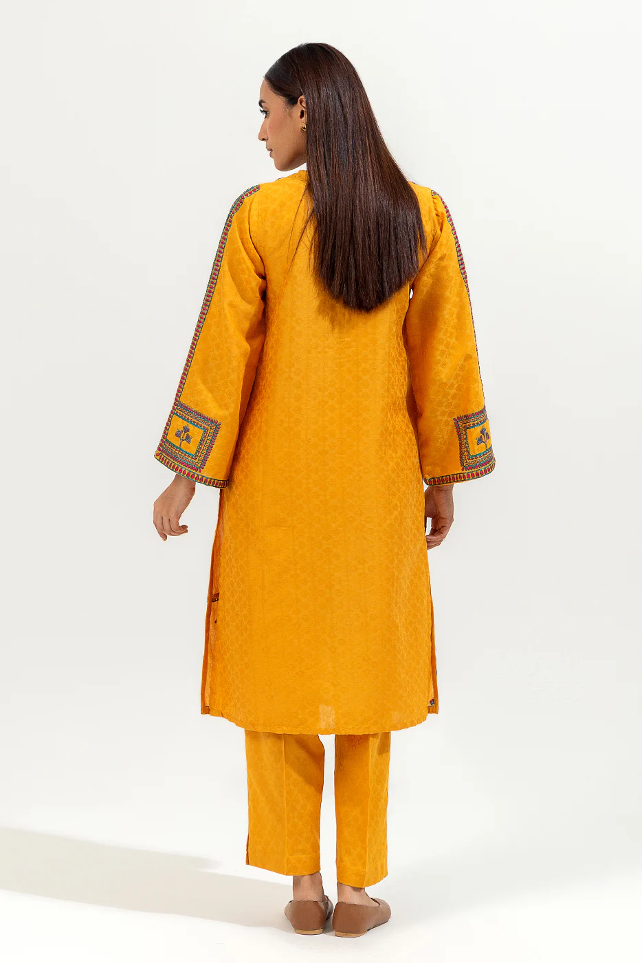 2 PIECE EMBROIDERED JACQUARD SUIT (PRET) - Image 3