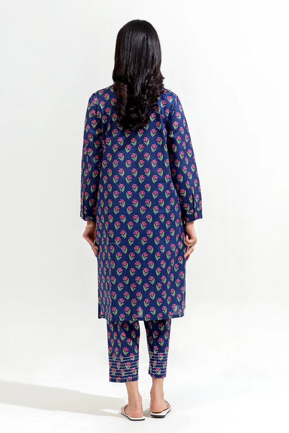 2 PIECE PRINTED LAWN SUIT (PRET) - Image 4