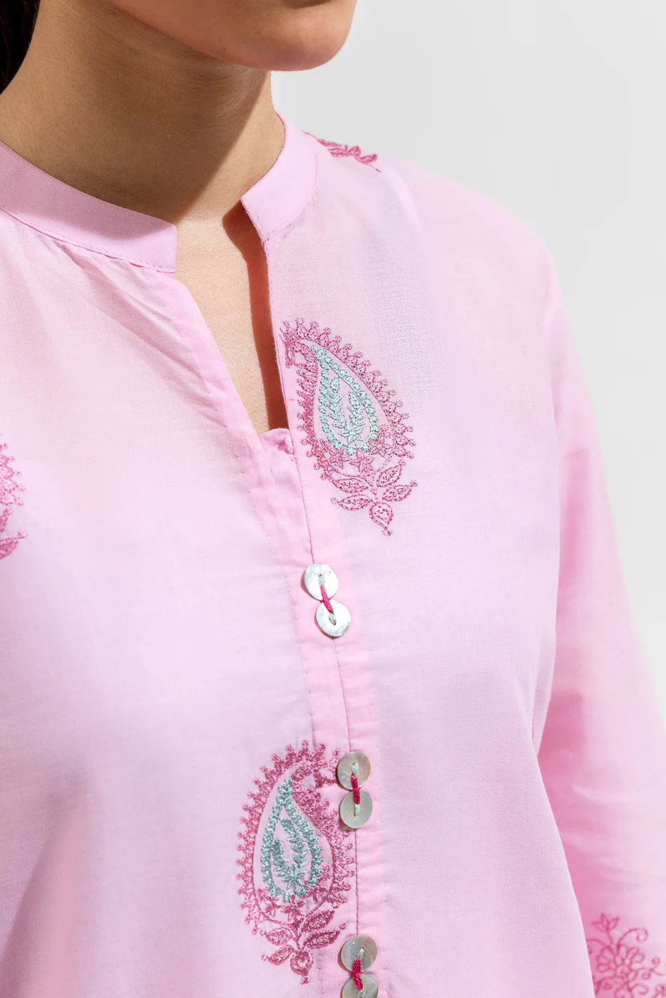 2 PIECE EMBROIDERED LAWN SUIT (PRET) - Image 4