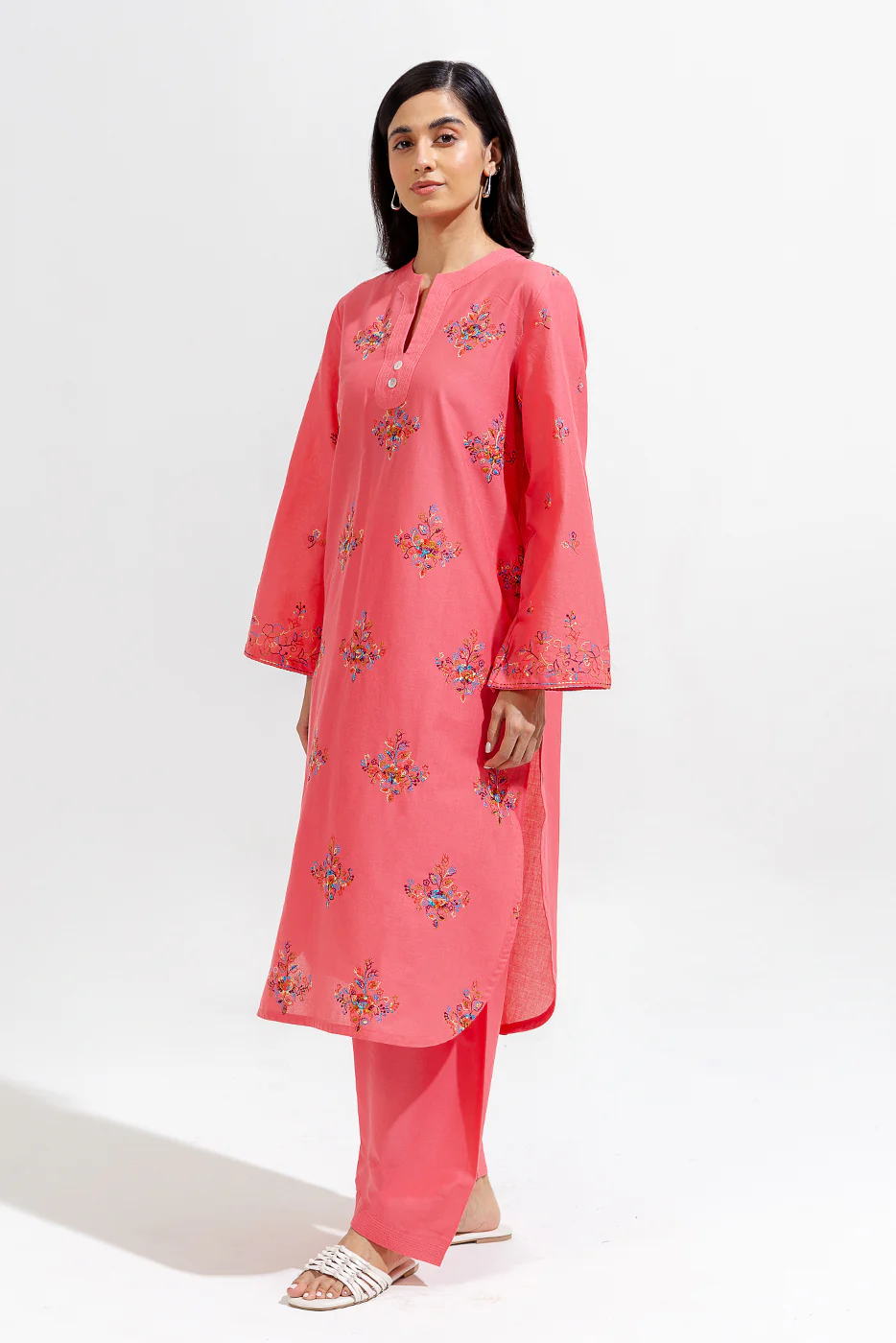 2 PIECE EMBROIDERED LAWN SUIT (PRET) - Image 5